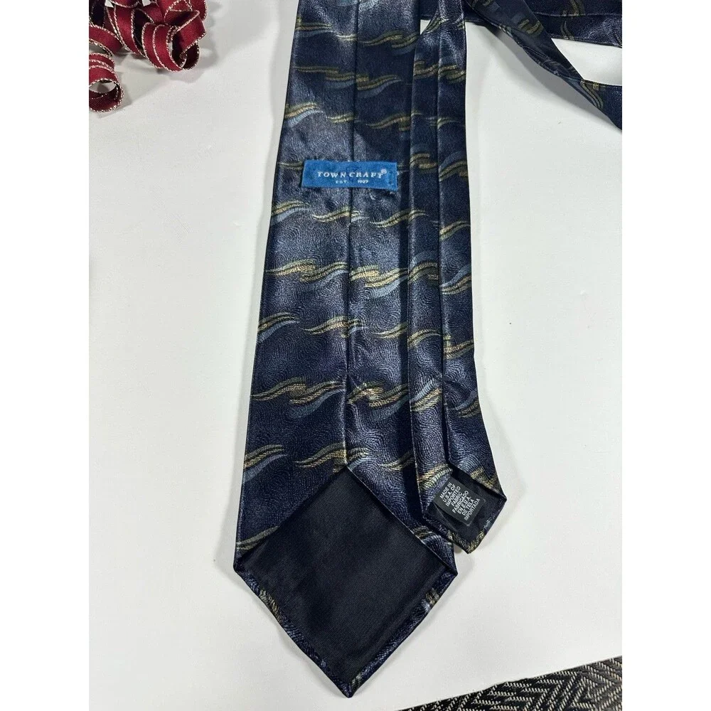 Vintage Towncraft Navy Blue Gold Wavy Pattern Tie Made in USA 100% Polyester